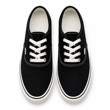 Canvas Sneaker