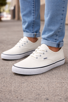 Canvas Sneaker